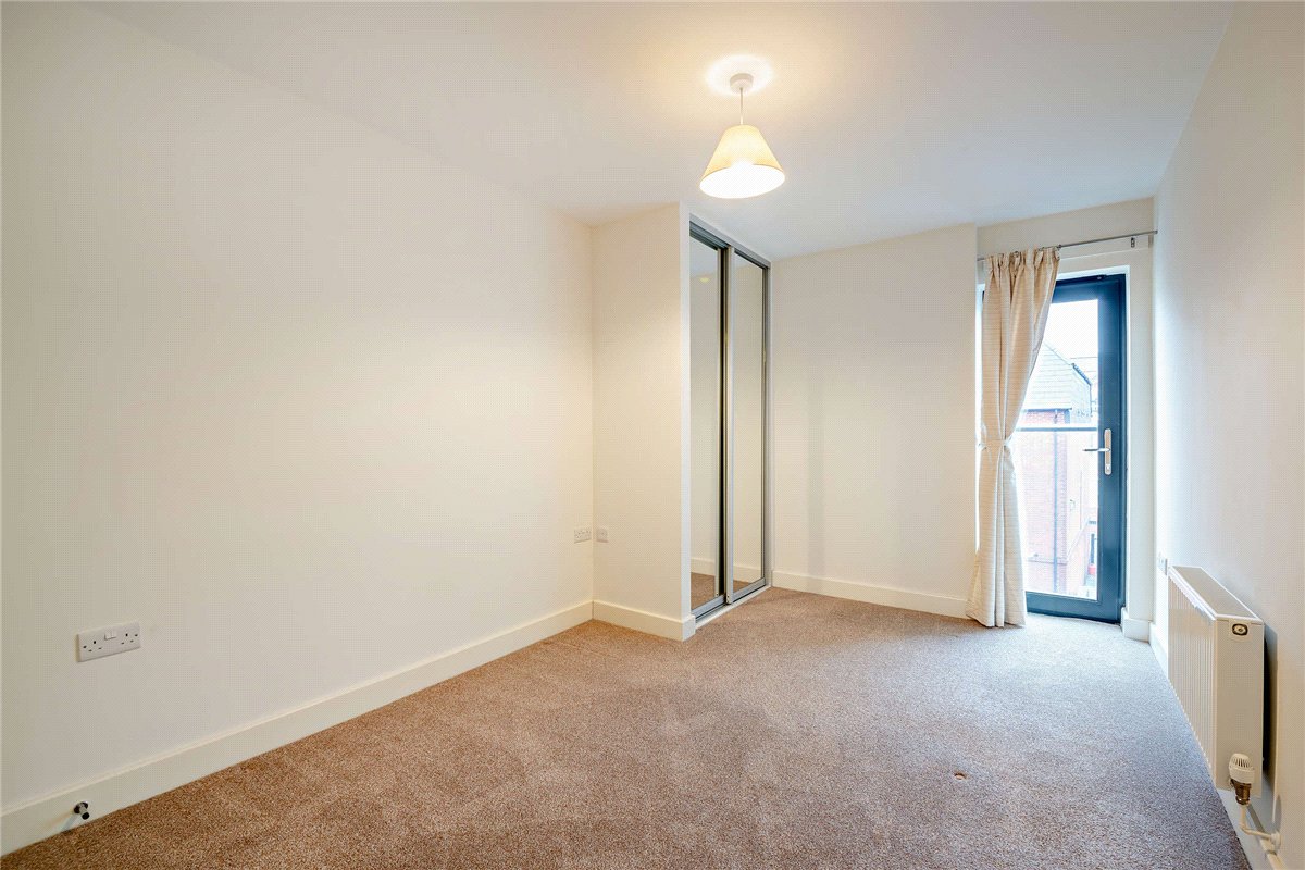 2 bedroom Flat, West Street, Newbury, RG14 - Available, Image 10