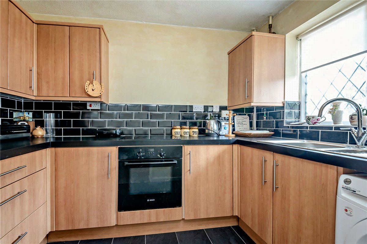 2 bedroom House, Poffley Place, Thatcham, RG19 - Sold STC, Image 5