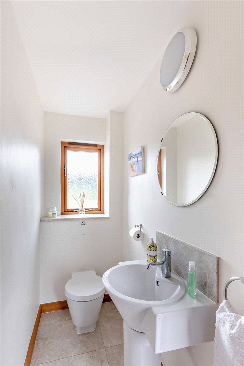 4 bedroom House, Trewern, Welshpool, SY21 - Available, Image 19