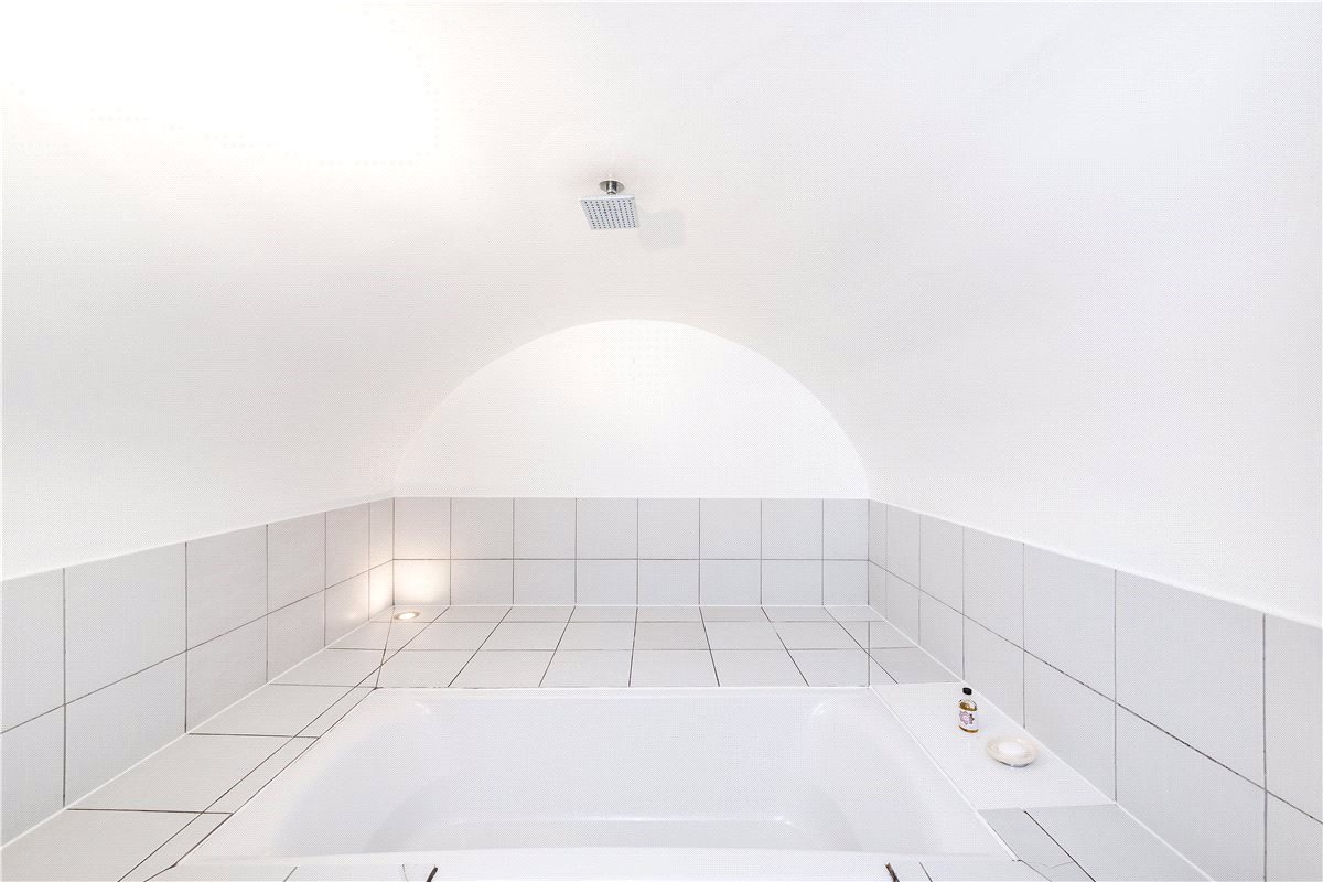 2 bedroom Flat, North Side Wandsworth Common, London, SW18 - Available, Image 16