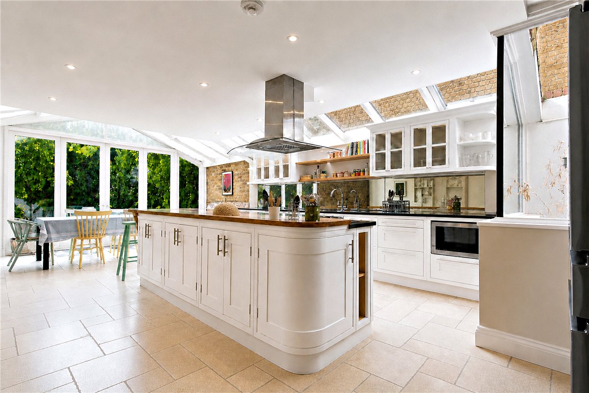 5 bedroom House, Bovingdon Road, London, SW6 - Available