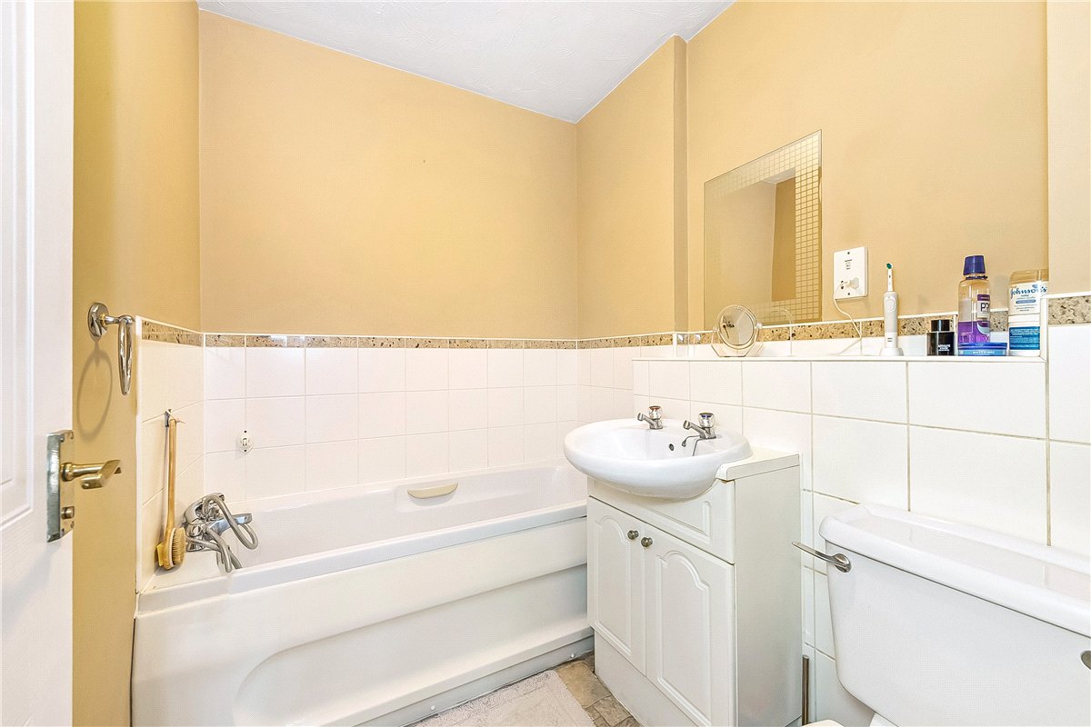 2 bedroom Flat, Sunbury-on-Thames, Surrey, TW16 - Available, Image 6