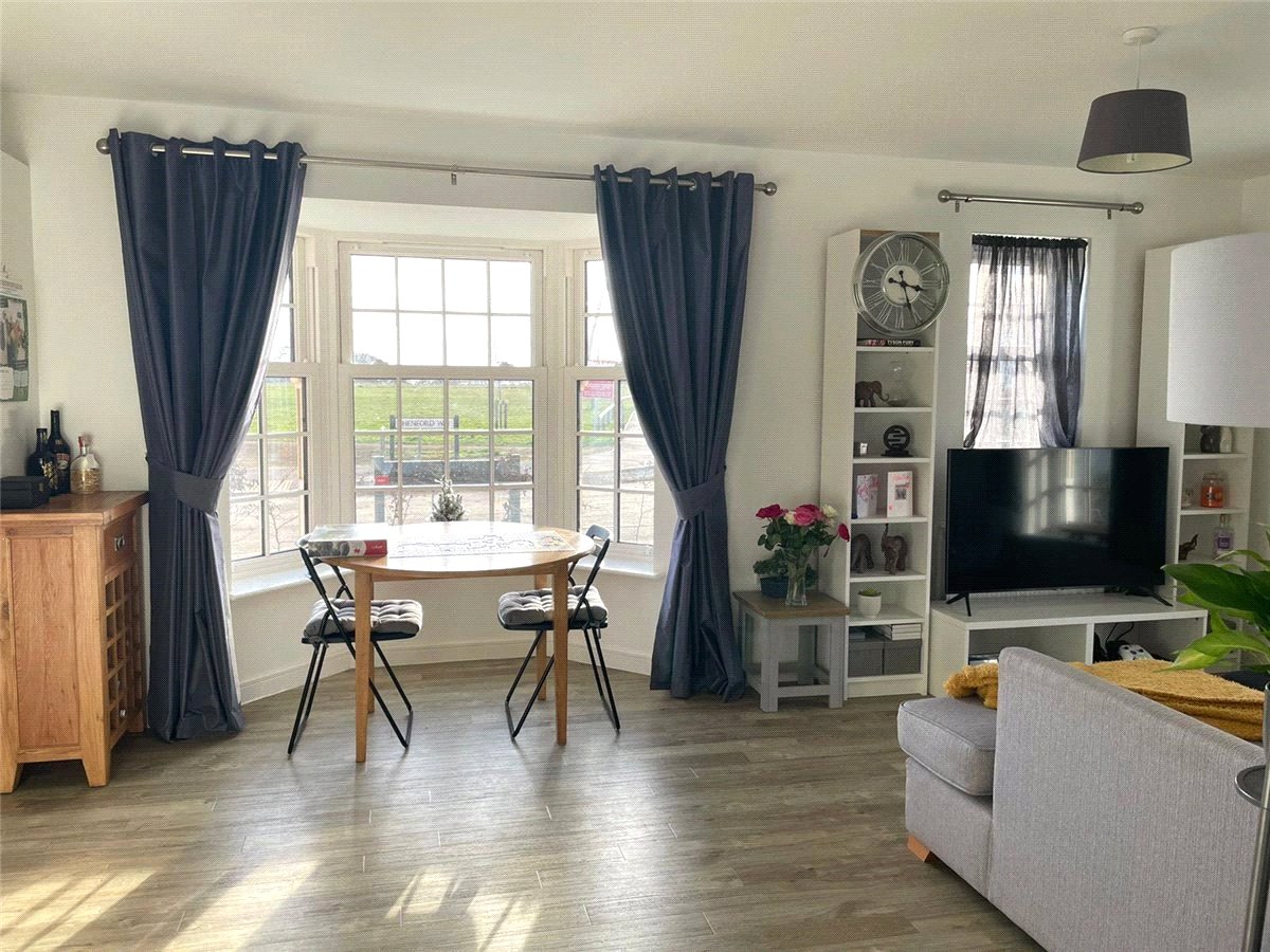 2 bedroom Flat, Thenford Way, Banbury, OX16 - , Image 6