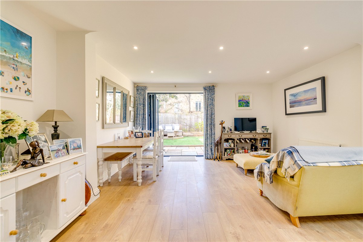 2 bedroom Flat, Birdhurst Road, London, SW18 - Available, Image 12