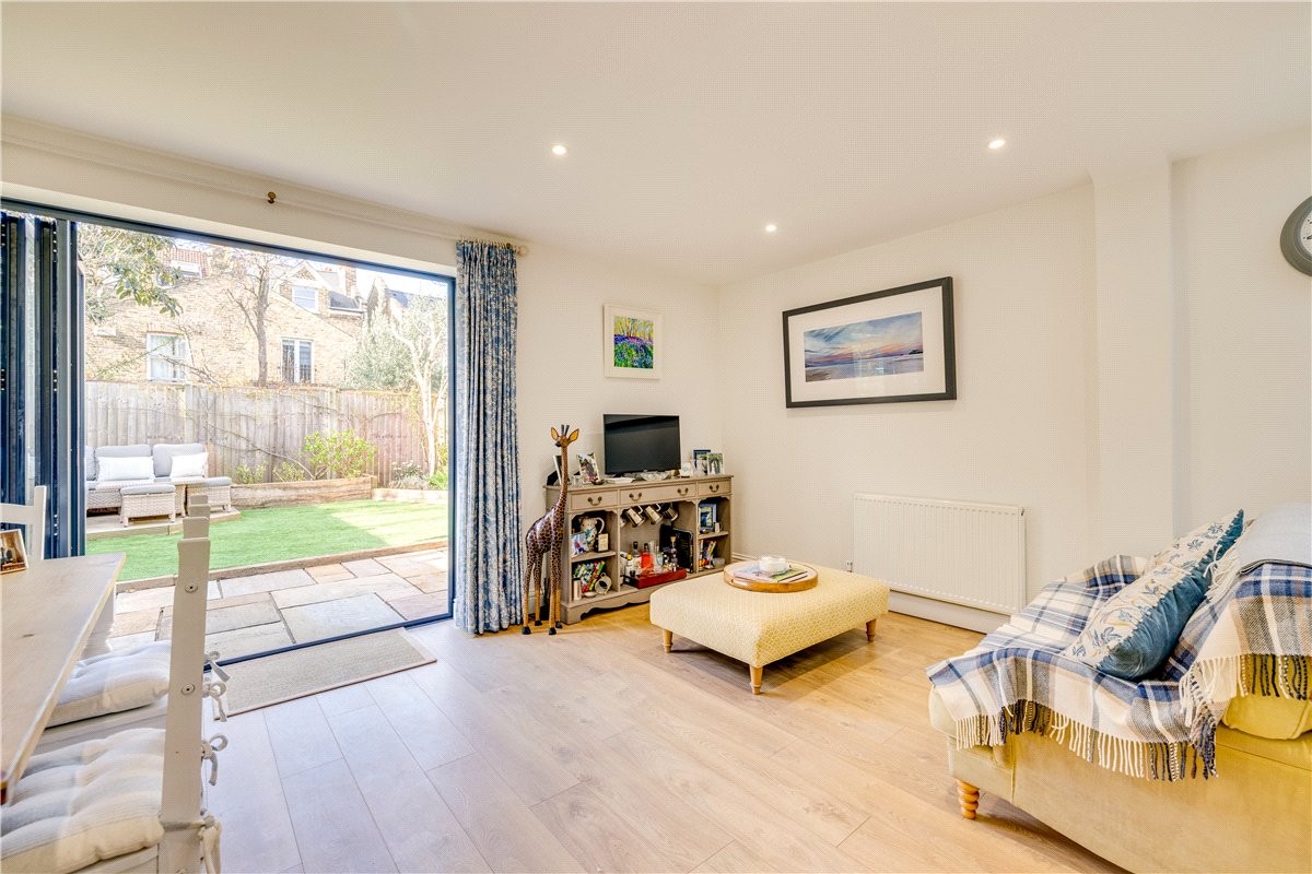 2 bedroom Flat, Birdhurst Road, London, SW18 - Available, Image 12