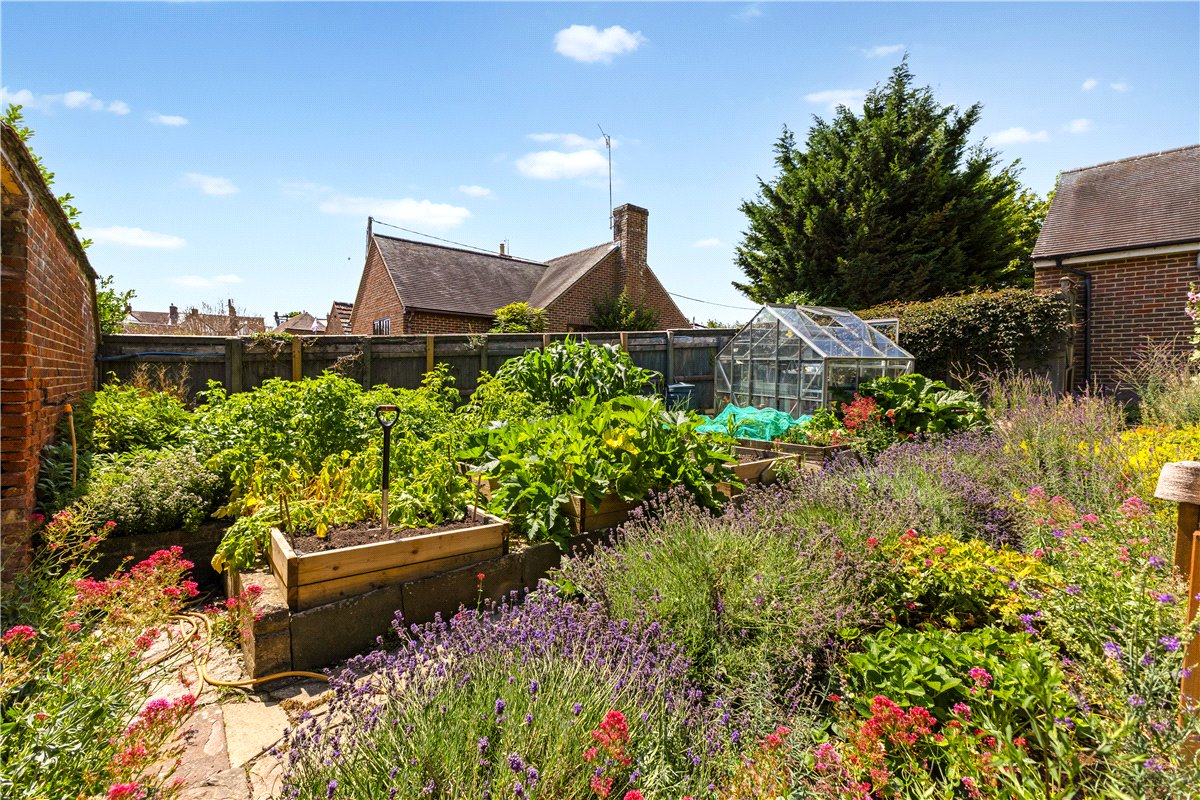 8 bedroom House, Hodson Road, Chiseldon, SN4 - Available, Image 10