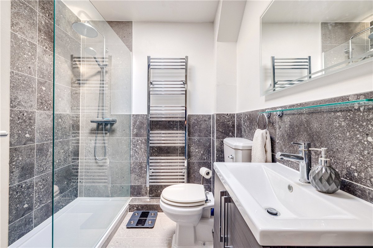 3 bedroom House, King Charles Walk, London, SW19 - Available, Image 4
