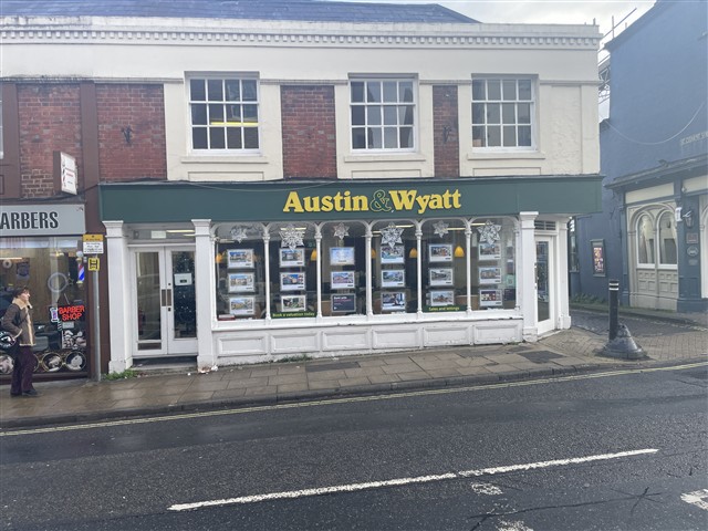 592 to 1208 Sq Ft, 7 Southgate Street, Winchester, SO23 - Available