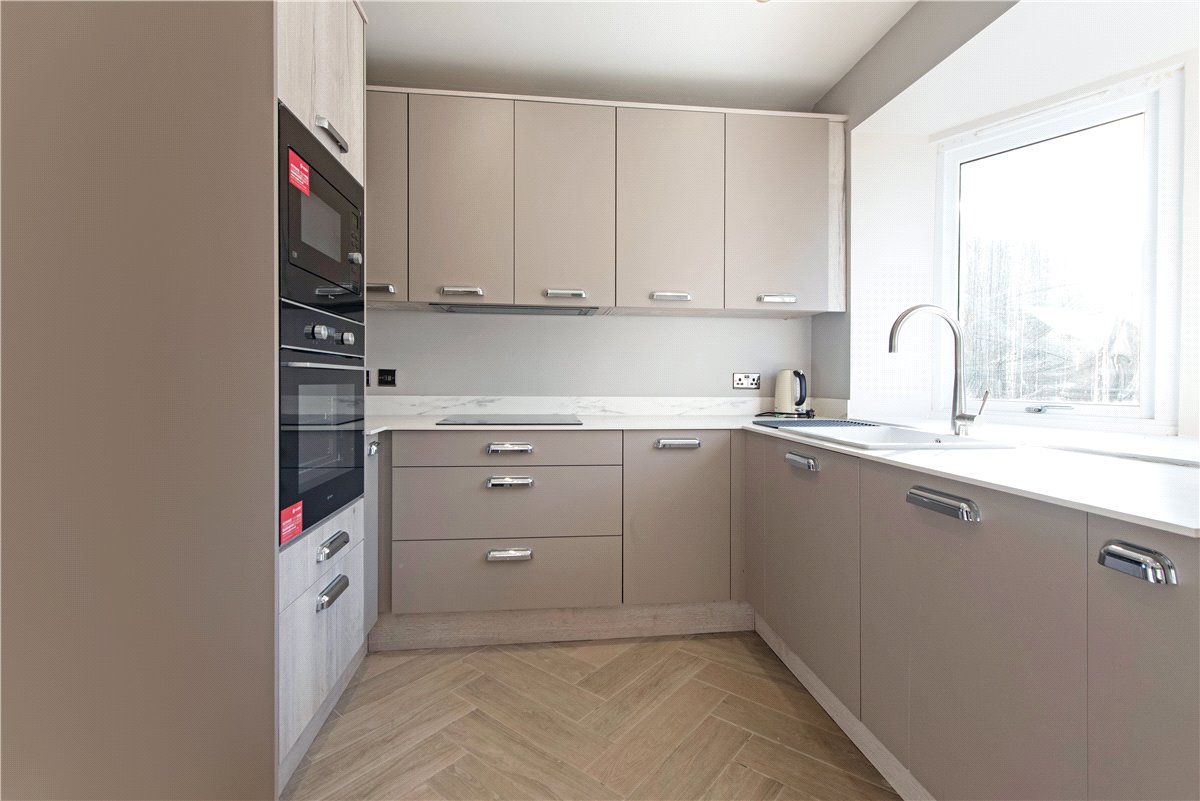 2 bedroom Flat, Farne House, 12 Crewe Street, NE68 - Available, Image 8