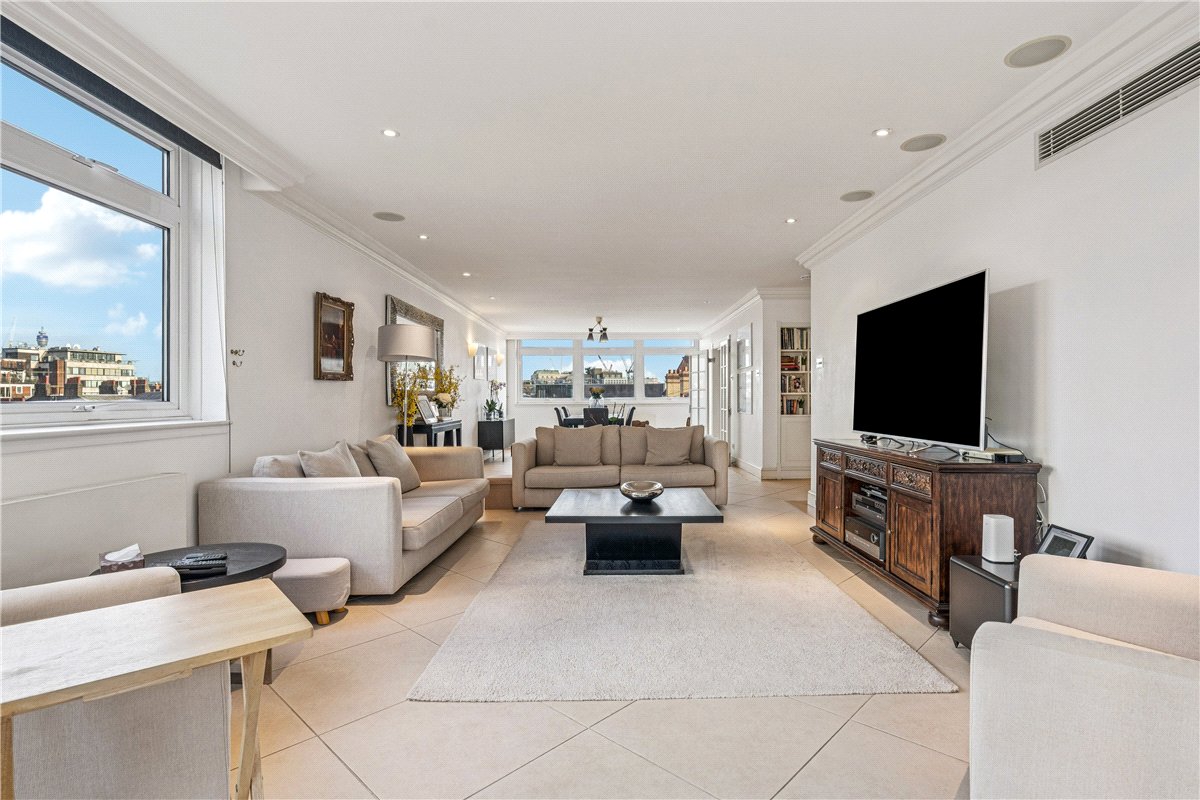 3 bedroom Flat, Park Towers, 2 Brick Street, W1J - Available