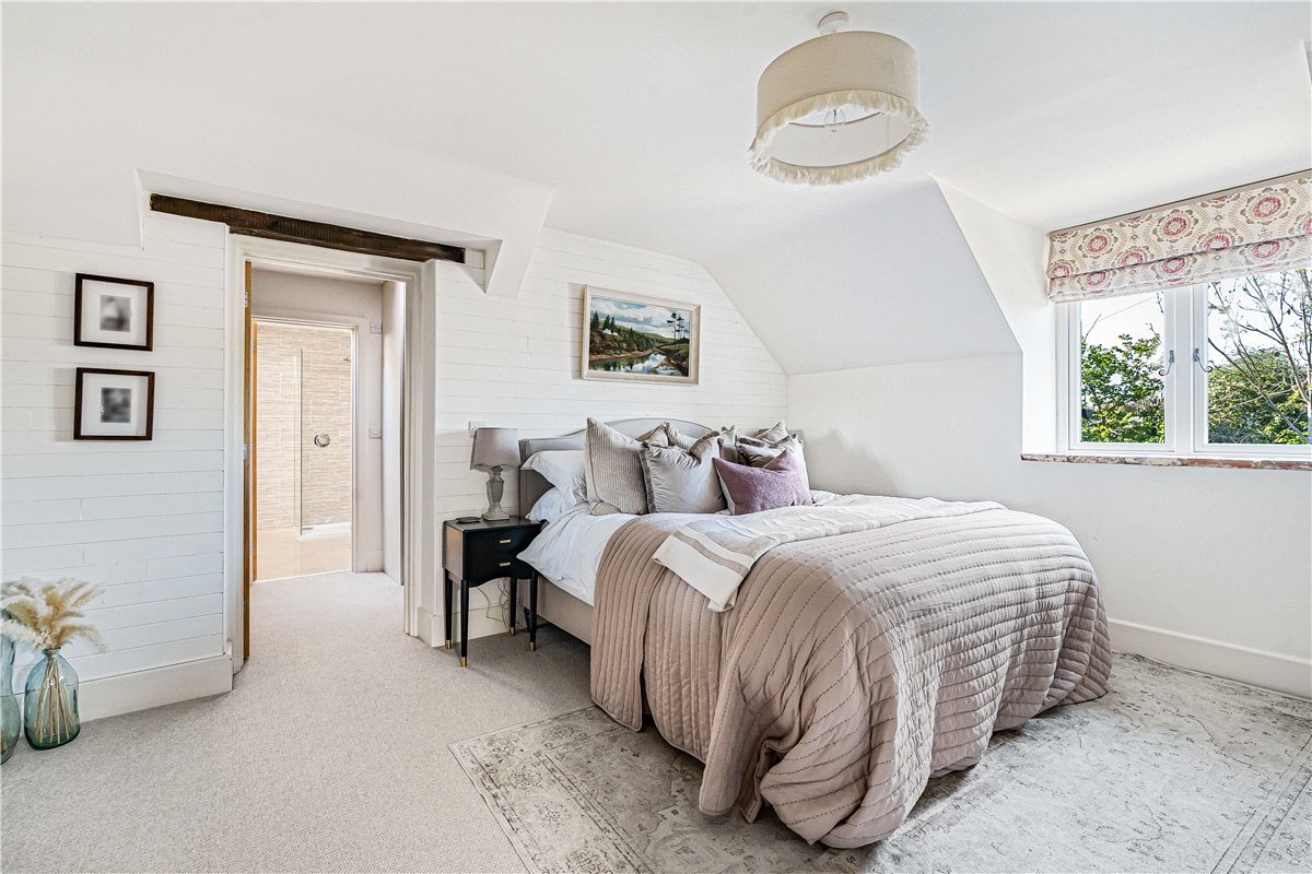 5 bedroom Barn Conversion, Pearce Courtyard, Oakley, HP18 - Available, Image 17