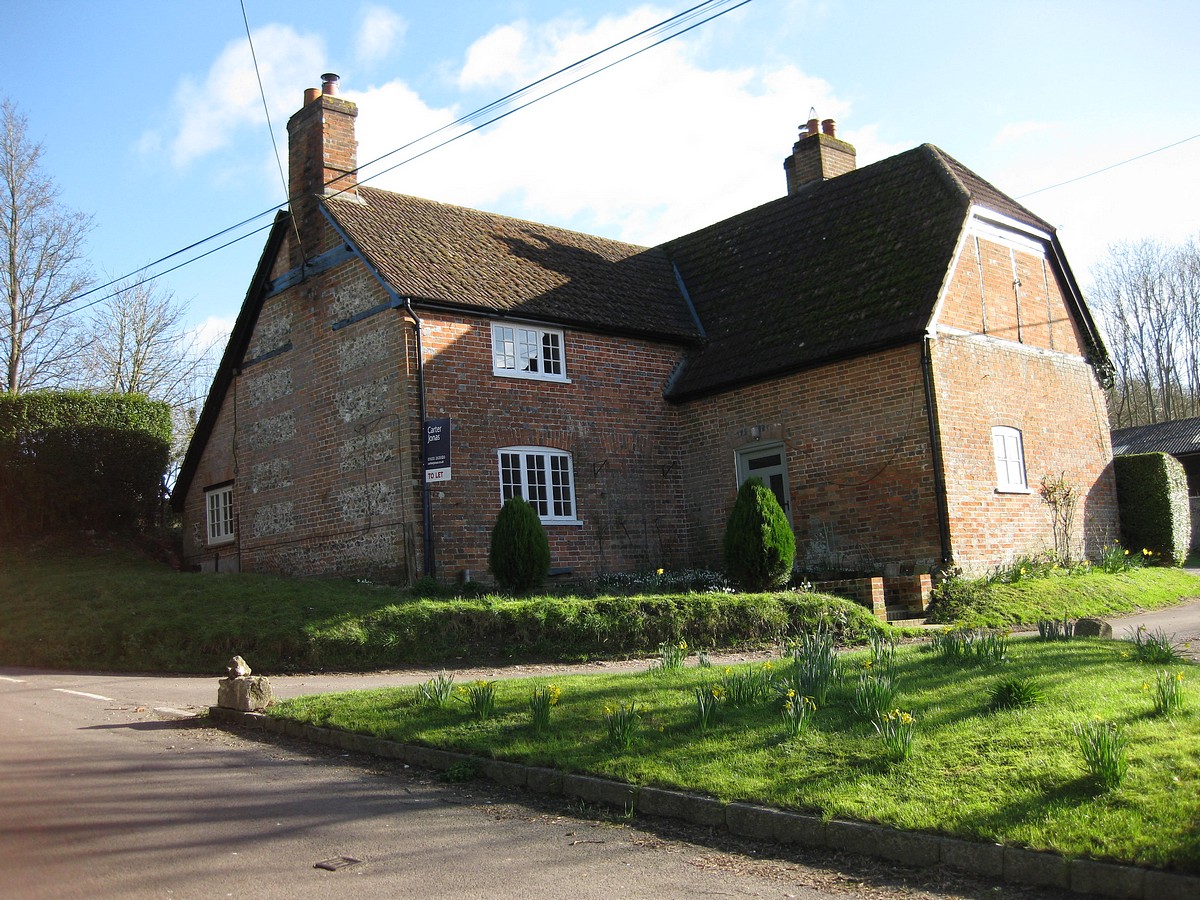 3 bedroom House, Stoke, Andover, SP11 - Available