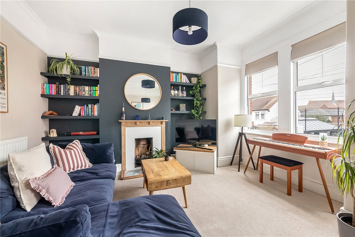 3 bedroom Maisonette, Tranmere Road, London, SW18 - Available, Image 2