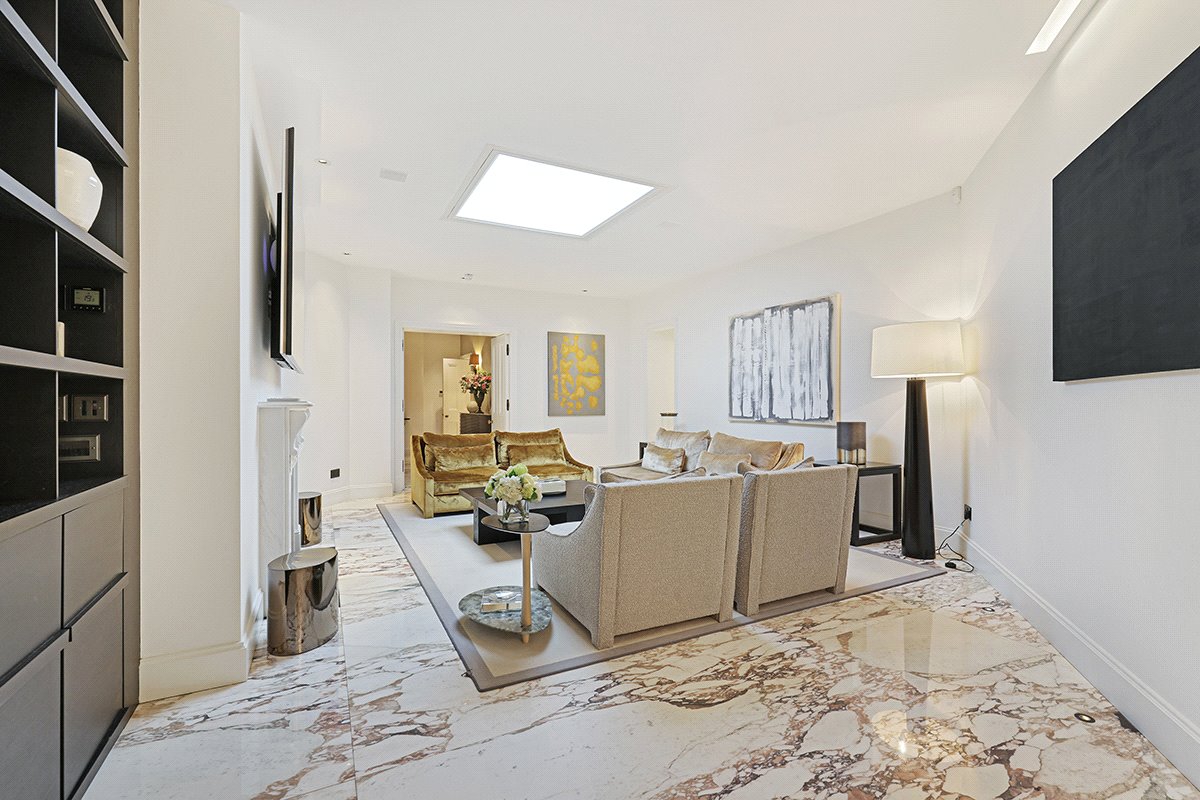 3 bedroom Flat, Pont Street, Knightsbridge, SW1X - Available, Image 22