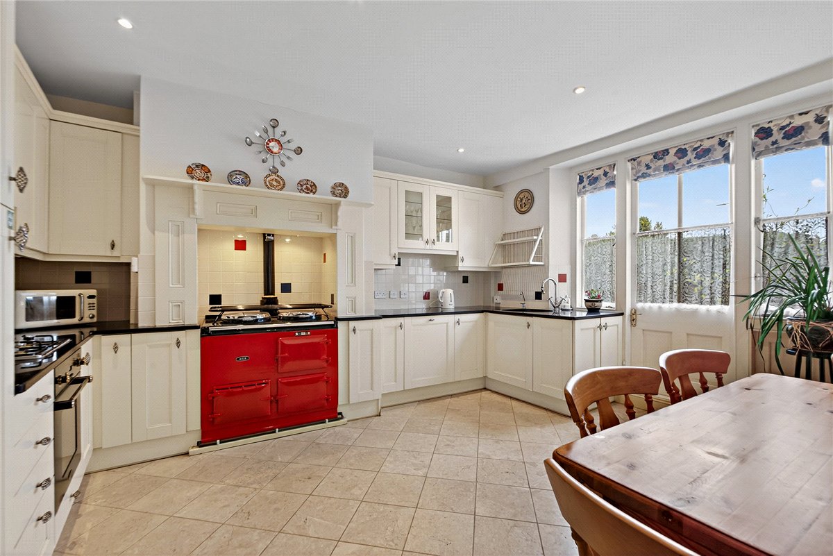 7 bedroom House, Bridge Street, Hungerford, RG17 - Available, Image 2