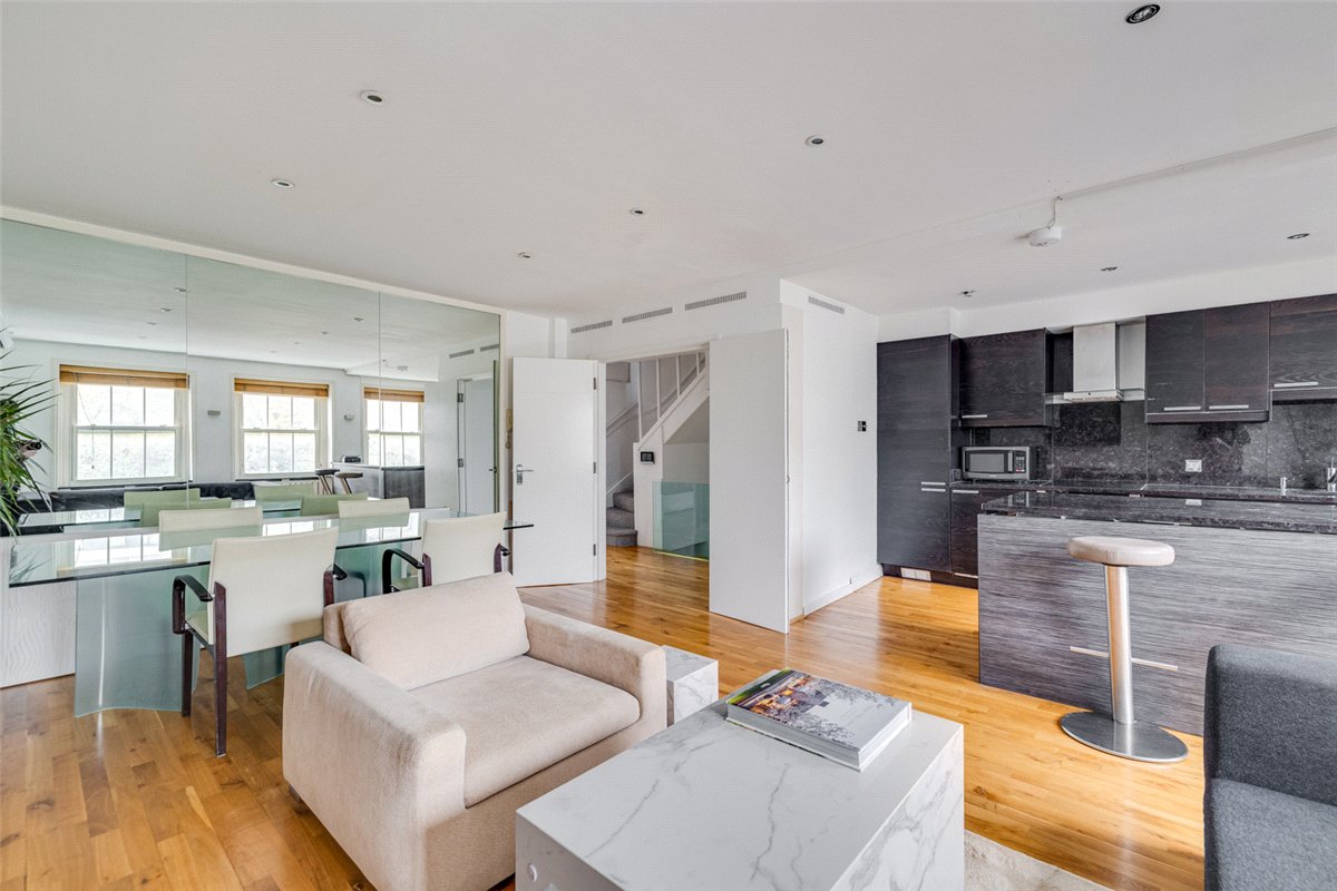 3 bedroom Flat, Ennismore Gardens, Knightsbridge, SW7 - Available