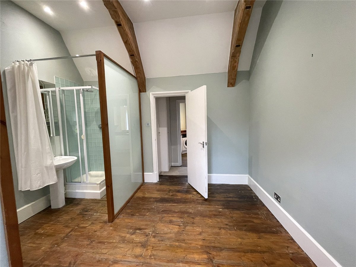 2 bedroom Flat, Oxford Road, Newbury, RG14 - Available, Image 9