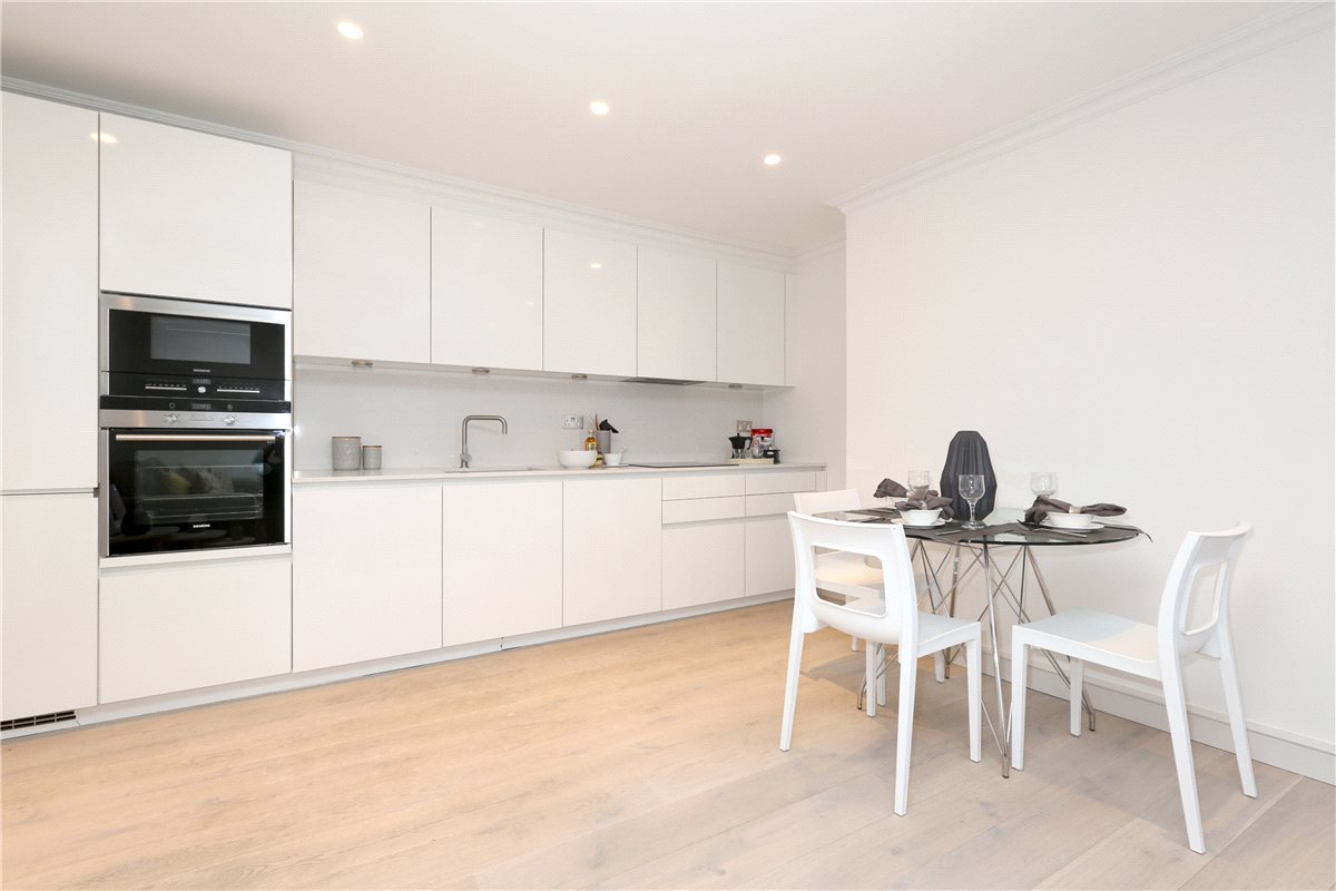 1 bedroom Flat, Upper Berkeley Street, Marylebone, W1H - Let Agreed
