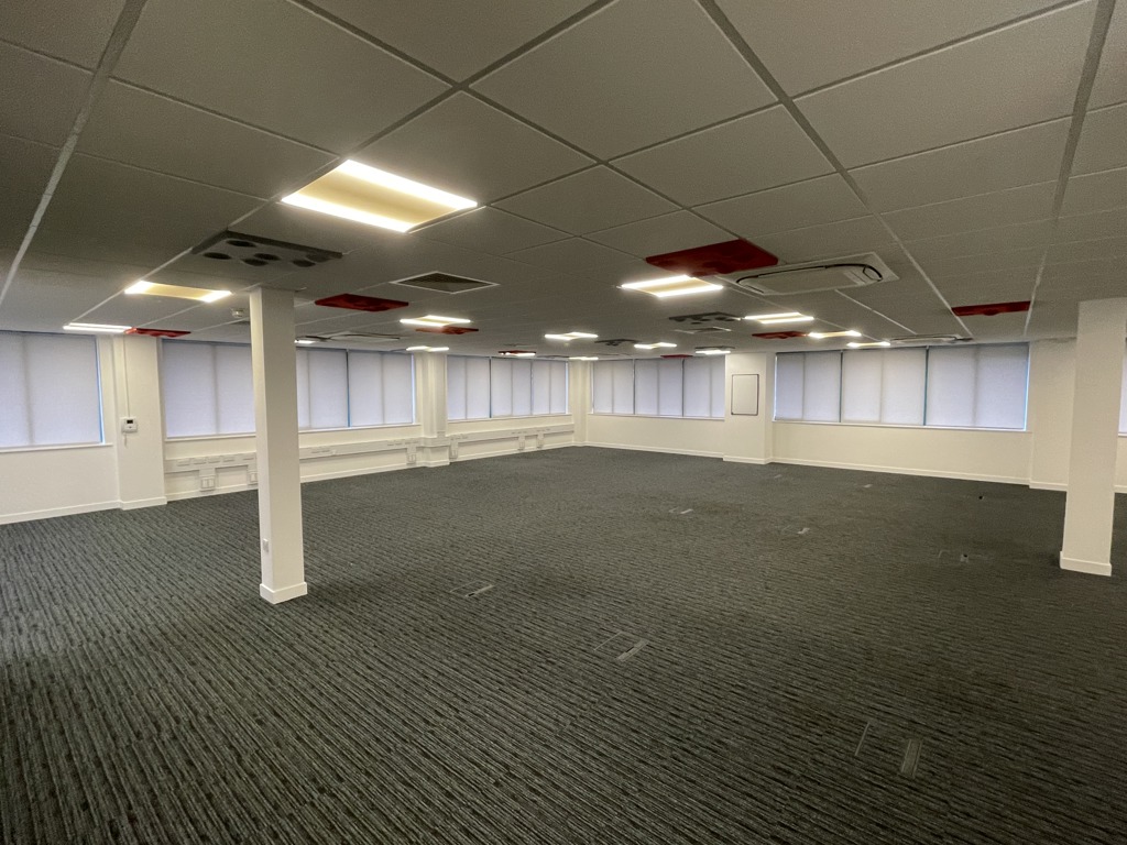 21148 Sq Ft, 4-10 The Quadrant, Abingdon, OX14 - Available, Image 1