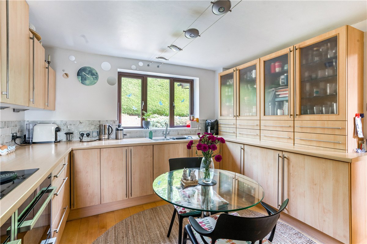 4 bedroom House, Hughes Close, Marlborough, SN8 - Available, Image 11