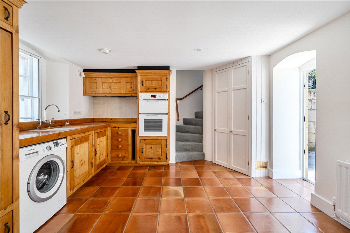 1 bedroom House, Prior Park Road, Bath, BA2 - Available, Image 2