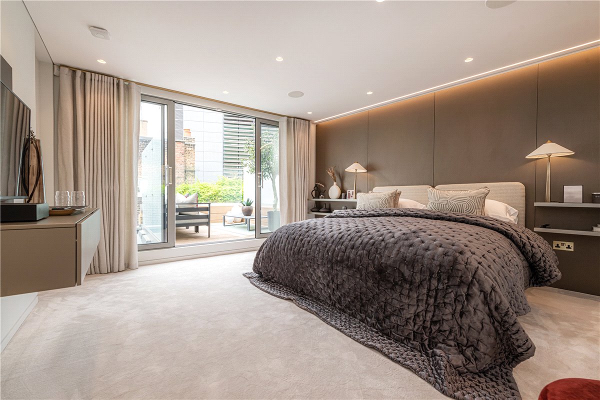 3 bedroom Maisonette, South Molton Street, Mayfair, W1K - Available, Image 26