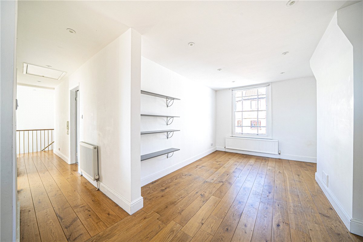 3 bedroom Flat, Hyde Street, Winchester, SO23 - Available, Image 5