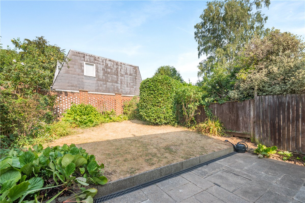 3 bedroom House, Edgar Road, Winchester, SO23 - Available, Image 1