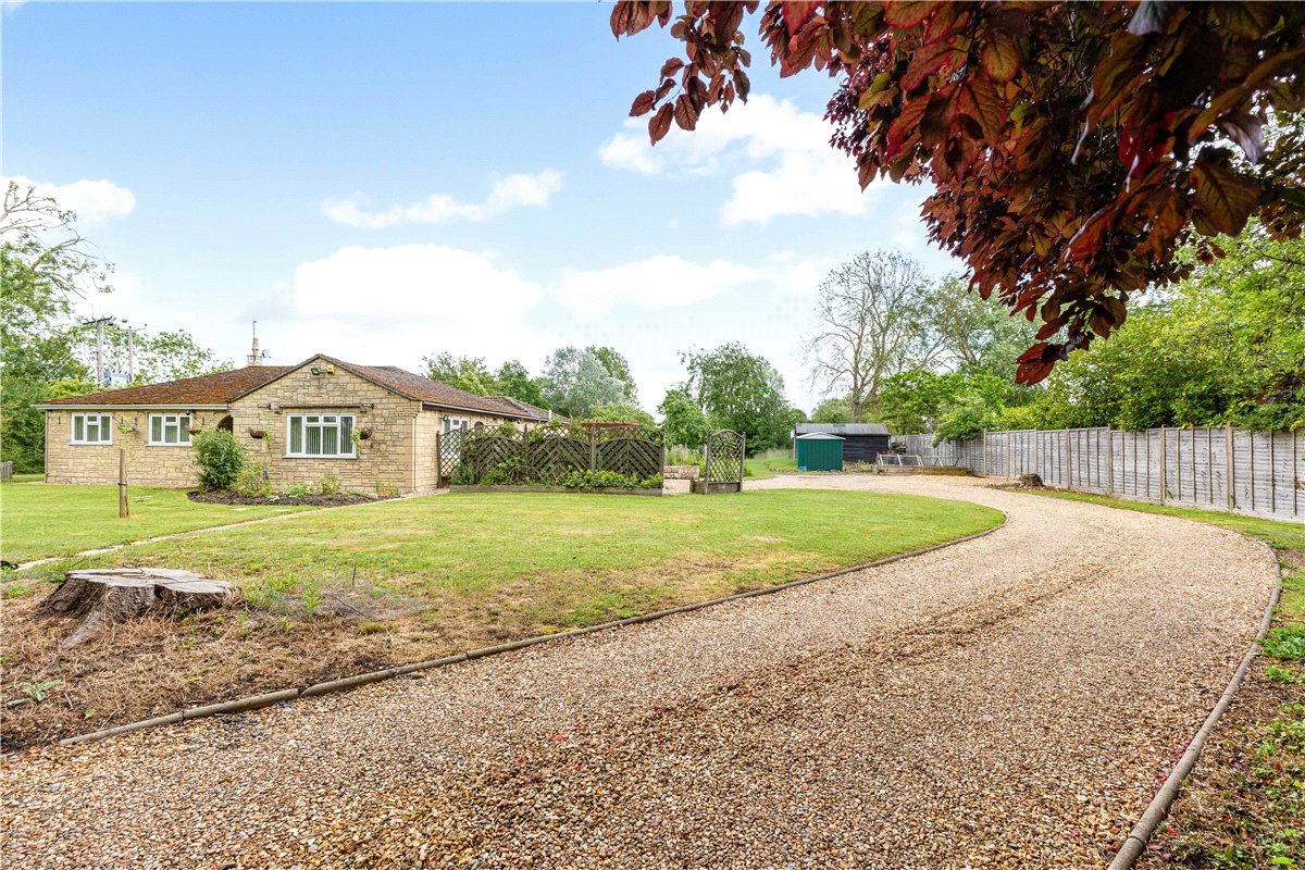 4 bedroom Bungalow, Chapel Road, Great Eversden, CB23 - Available