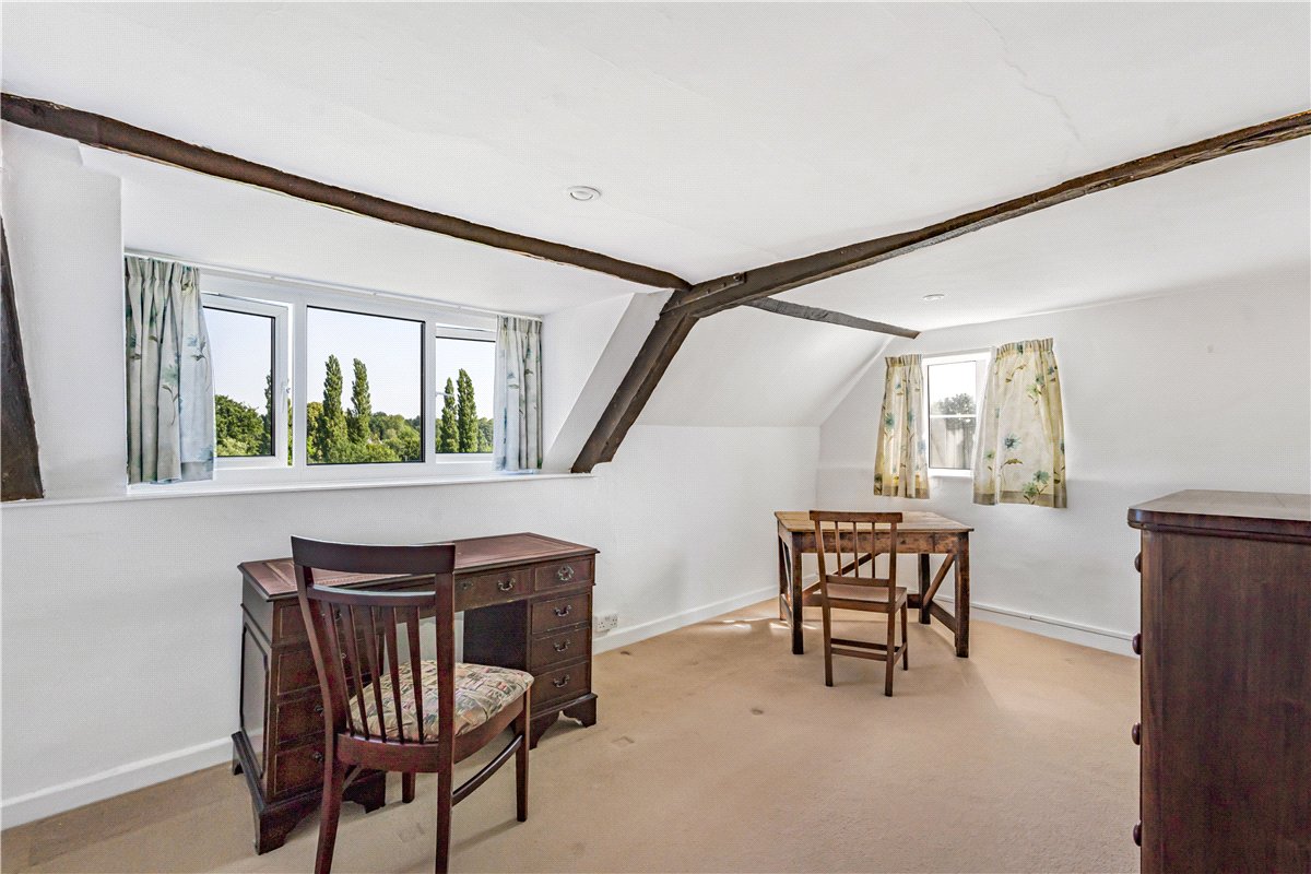 2 bedroom Flat, Manor House, Chapel Lane, OX7 - Available, Image 8