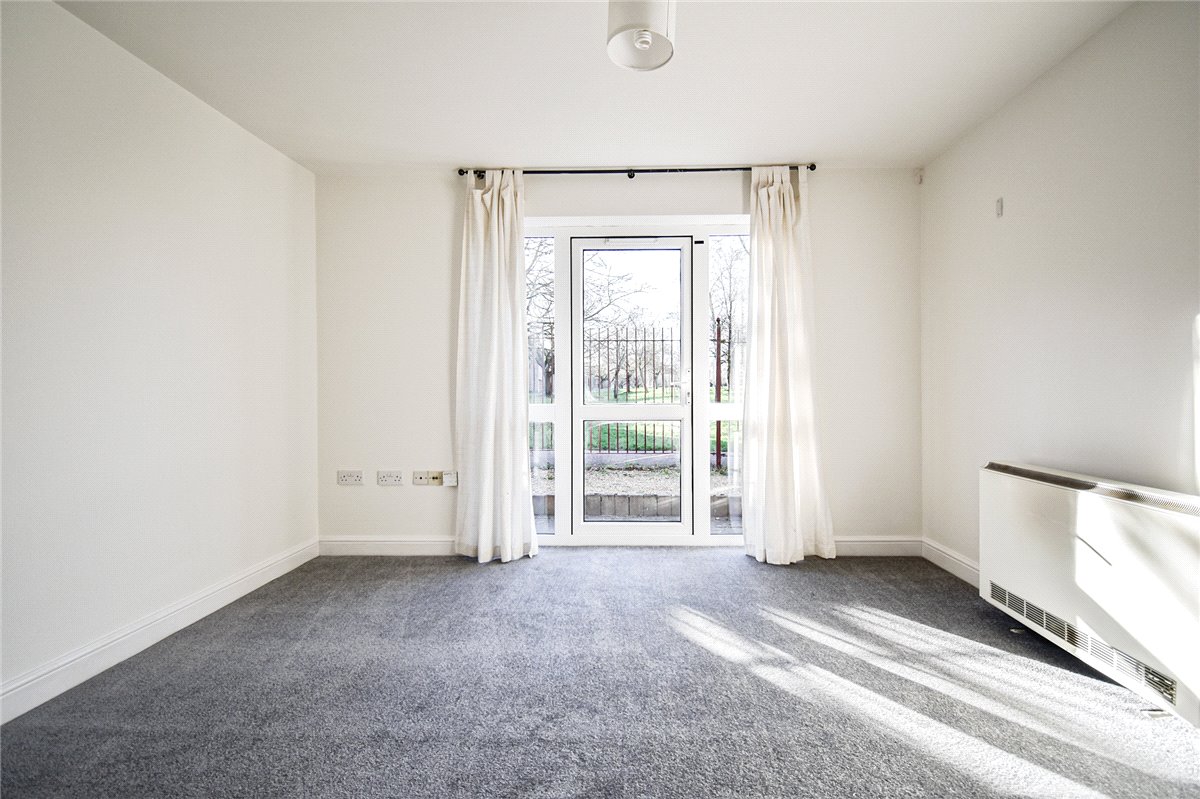 2 bedroom Flat, Apollo Way, Cambridge, CB4 - , Image 2