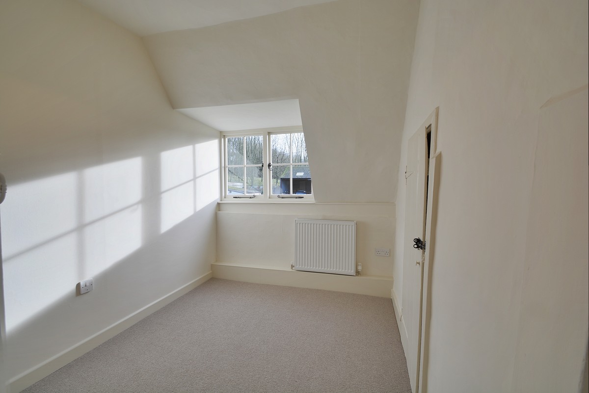 3 bedroom House, Stoke, Andover, SP11 - Available, Image 3