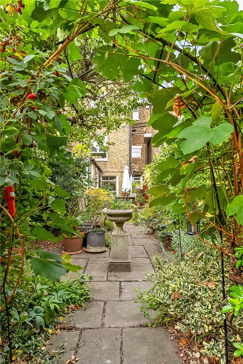 2 bedroom Maisonette, Althorp Road, London, SW17 - Available, Image 12