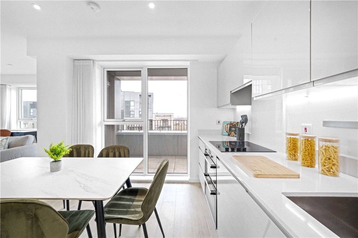 3 bedroom Flat, Heartwell Avenue, London, E16 - Available, Image 20