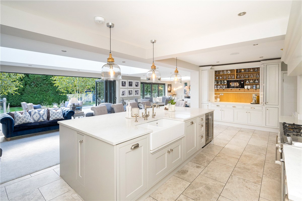 6 bedroom House, 8 Foxhill Avenue, Weetwood, LS16 - Available, Image 1