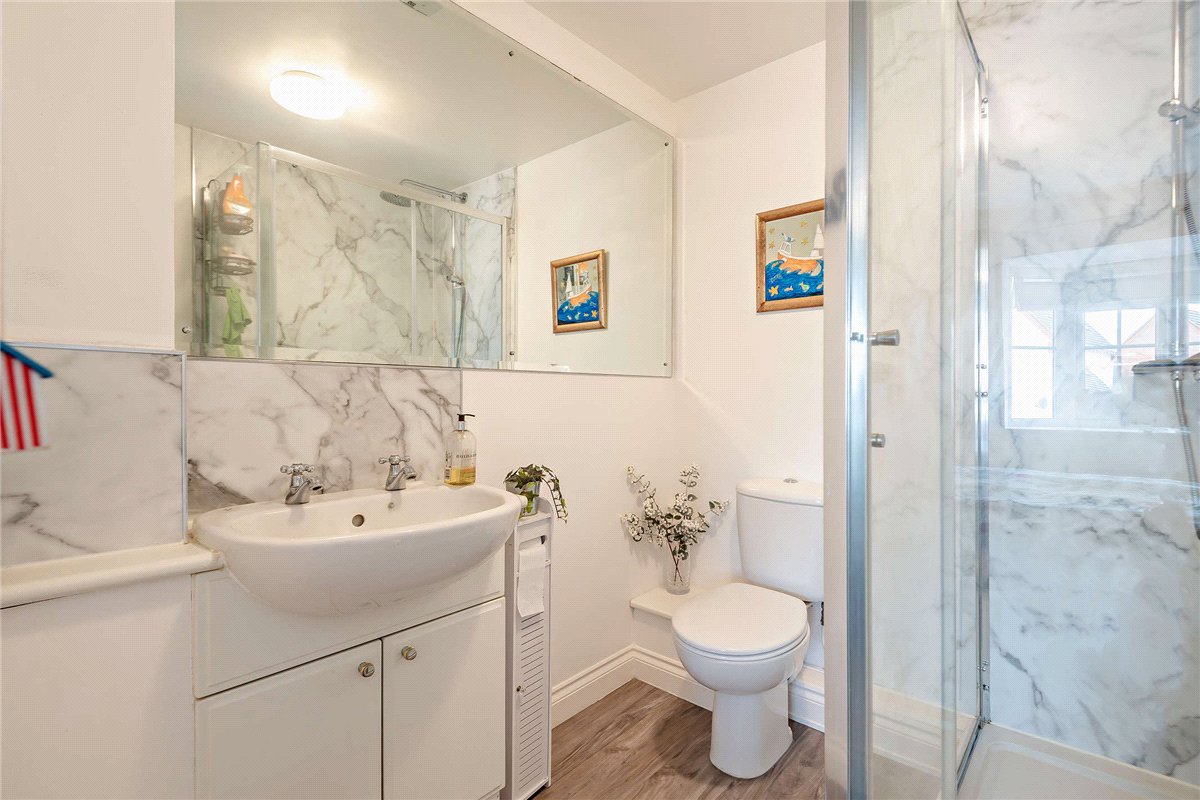 3 bedroom House, Urquhart Road, Thatcham, RG19 - Available, Image 9