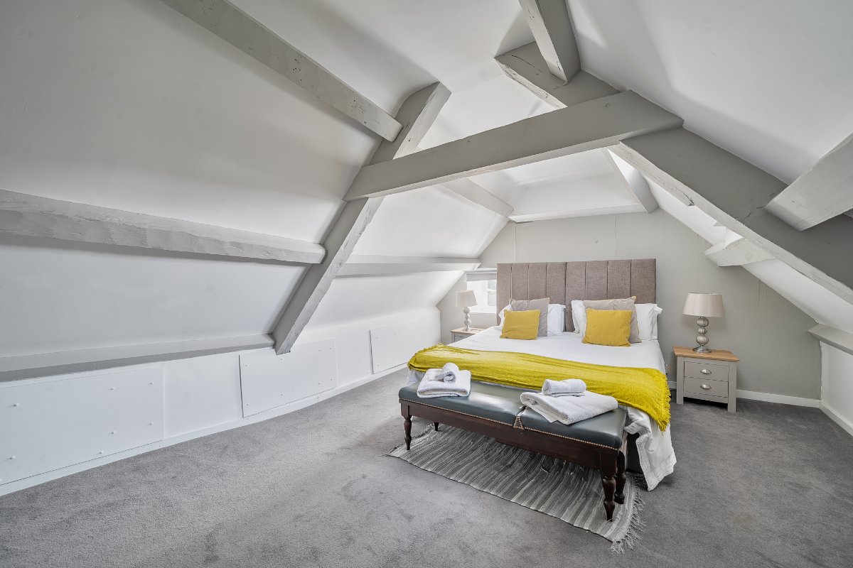 8 bedroom House, High Street, Swanage, BH19 - Available, Image 36