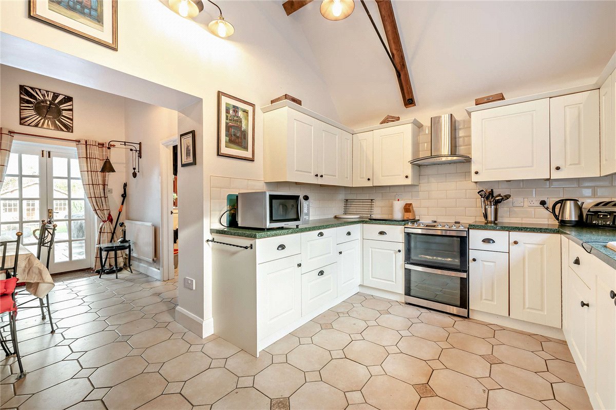 4 bedroom House, Hambridge Lane, Newbury, RG14 - Sold STC, Image 2