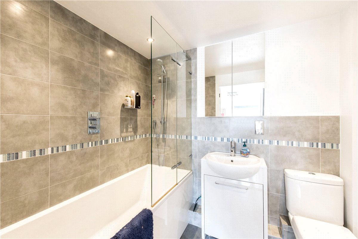 2 bedroom Flat, Heritage Park, Tooting Common/Tooting Bec, SW17 - Sold, Image 11