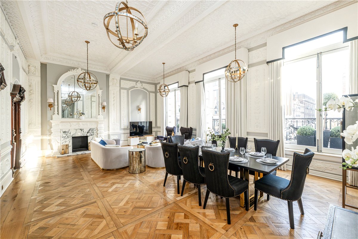 2 bedroom Flat, Strand, Covent Garden, WC2R - Available