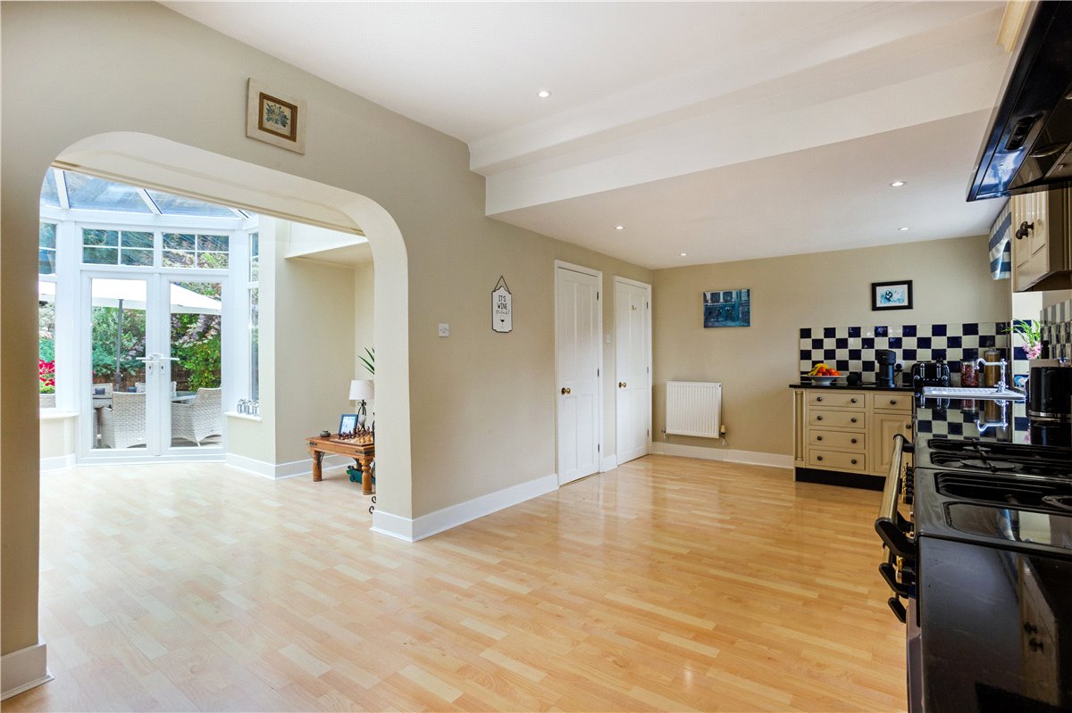 6 bedroom House, Bath Road, Marlborough, SN8 - Available, Image 5