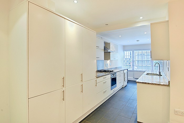 3 bedroom House, Montagu Mews North, Marylebone, W1H - Available, Image 6