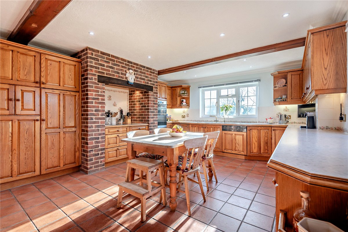 5 bedroom House, Fox's Lane, Kingsclere, RG20 - Available, Image 7