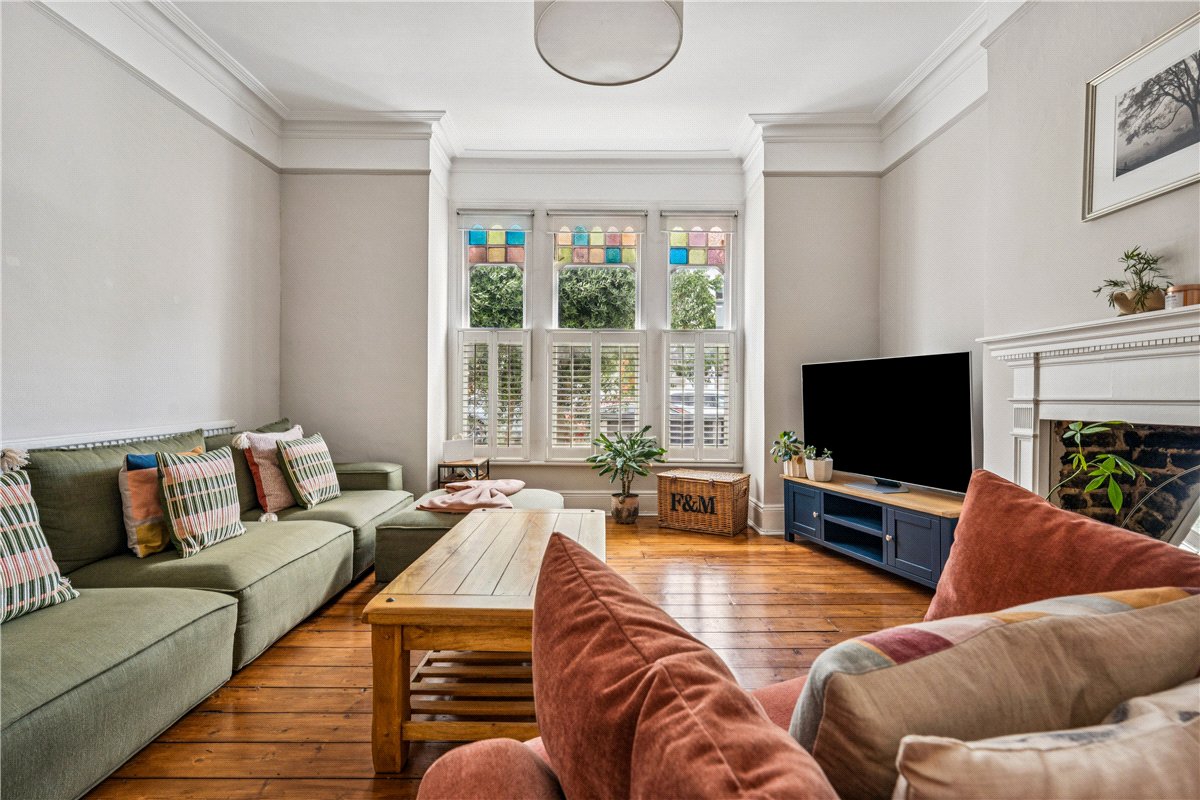 2 bedroom Flat, Louisville Road, London, SW17 - Available