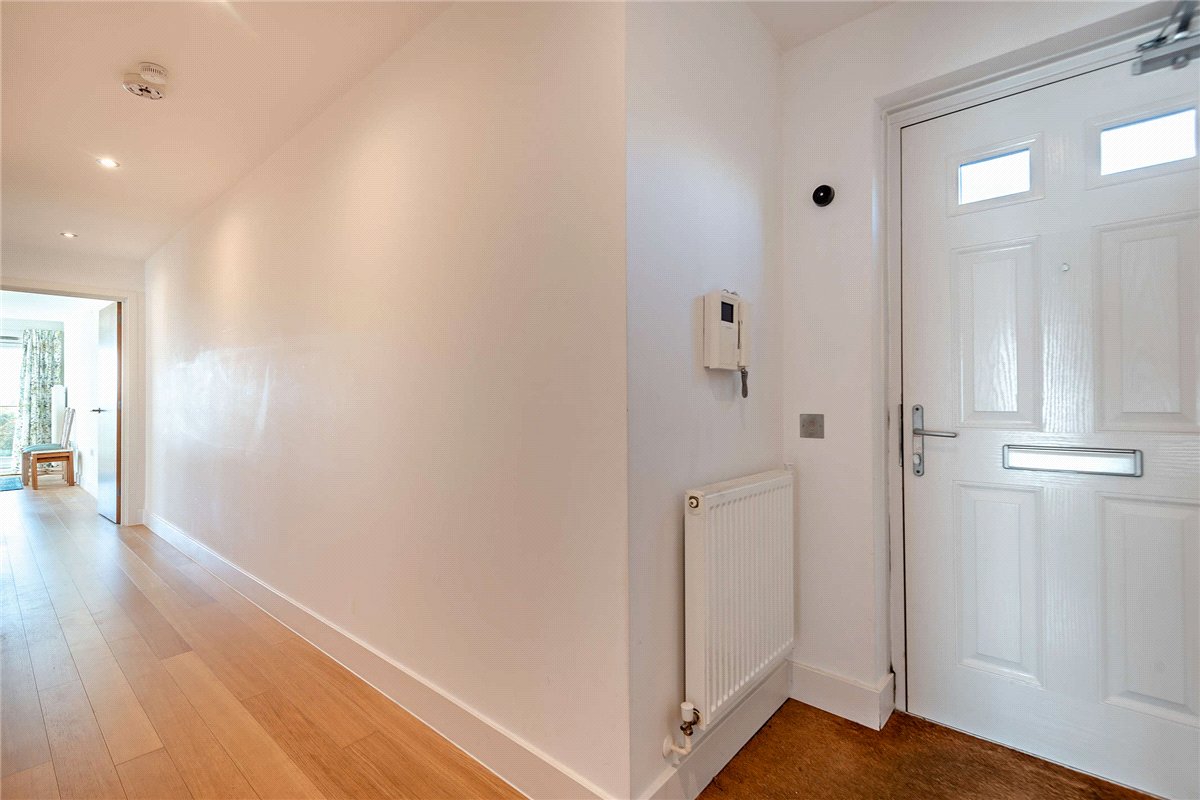 2 bedroom Flat, Baily, Park Way, RG14 - Available, Image 8