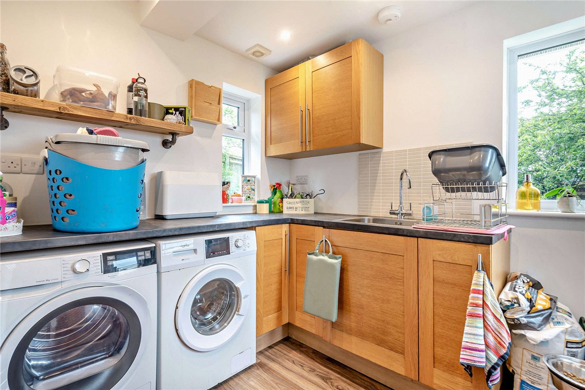 4 bedroom House, King John Road, Kingsclere, RG20 - Available, Image 7