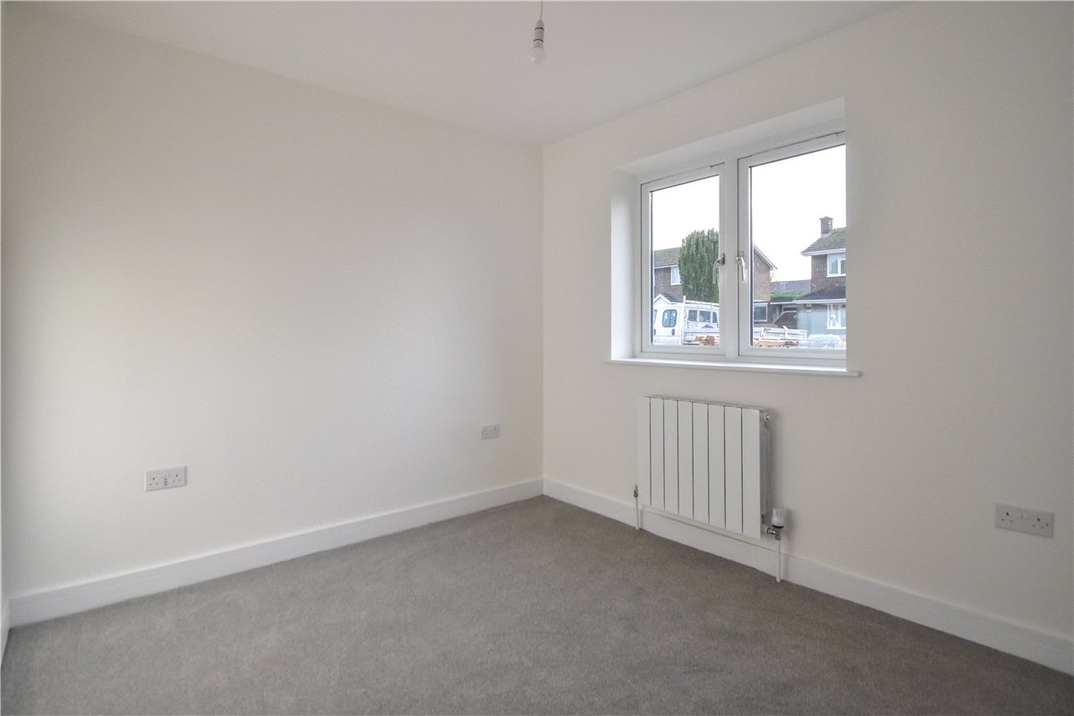 2 bedroom Bungalow, Prentice Close, Longstanton, CB24 - Available, Image 2