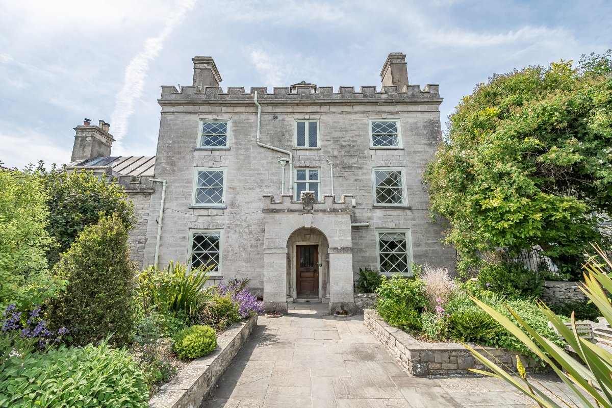 8 bedroom House, High Street, Swanage, BH19 - Available, Image 23