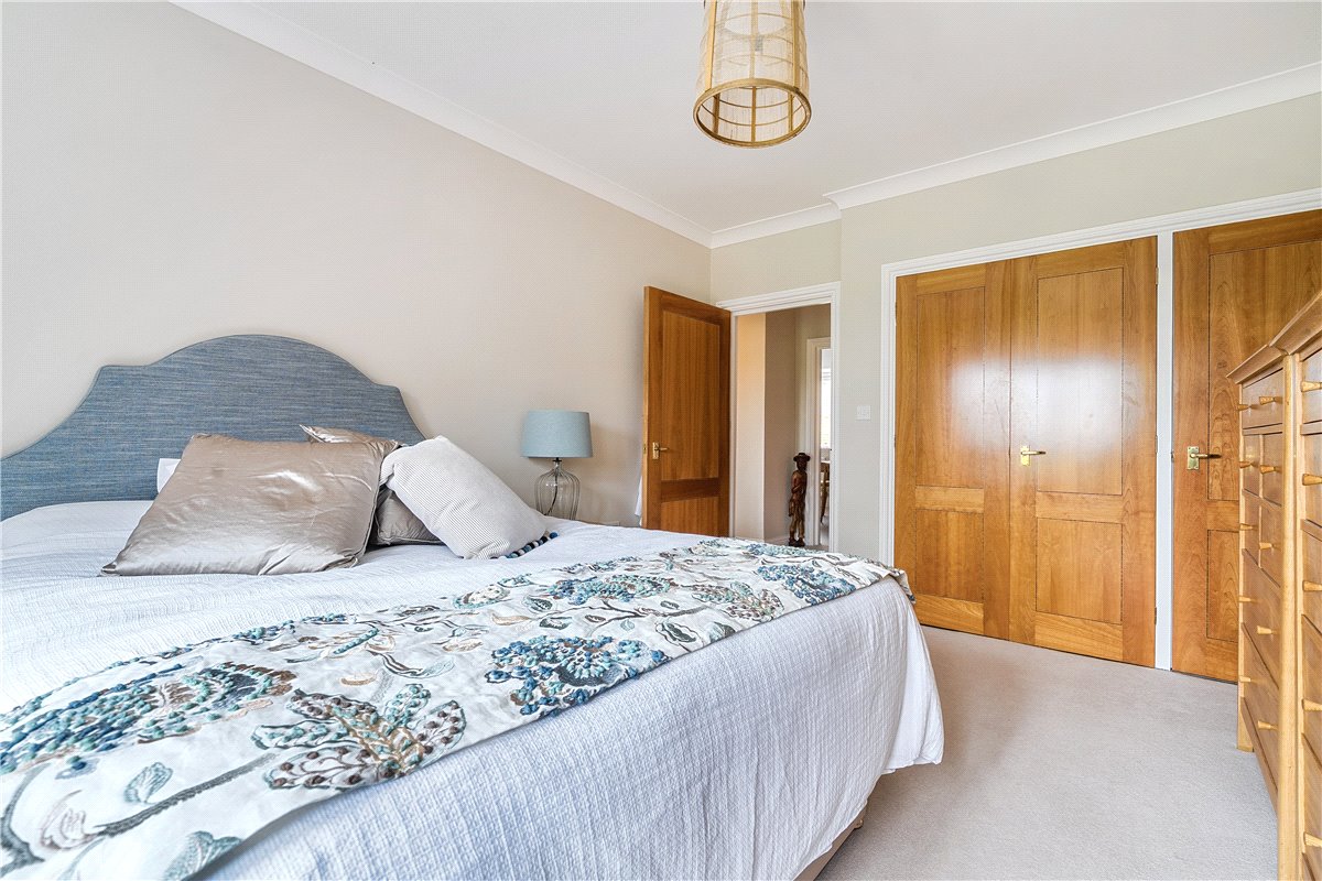 3 bedroom Flat, Woodridge, Newbury, RG14 - , Image 5
