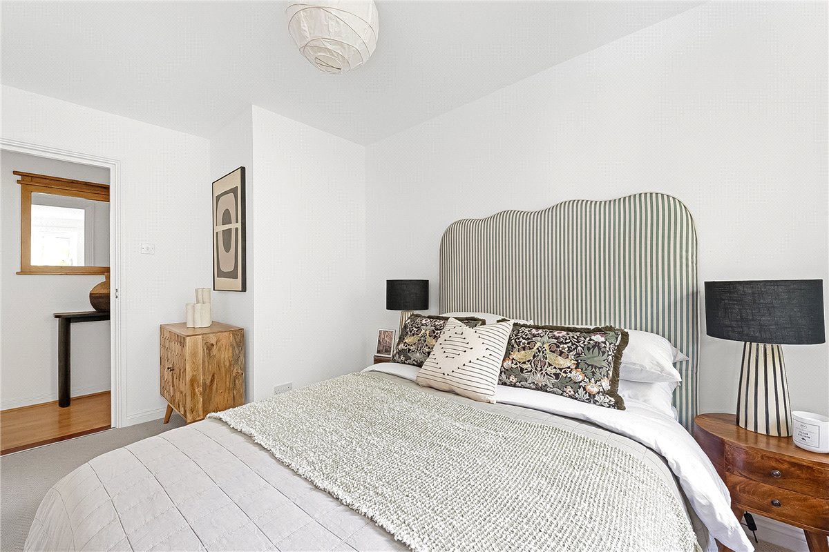 2 bedroom Flat, St. James's Drive, London, SW12 - Available, Image 5